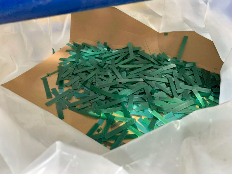 zerkleinertes_umreifungsband Umreifungsband zerkleinert